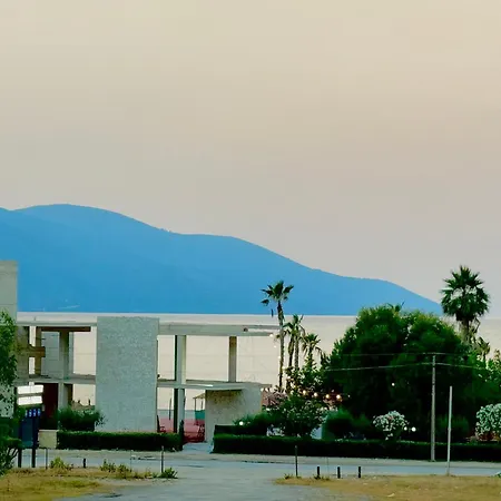 Roman Apartments アパート オリクム